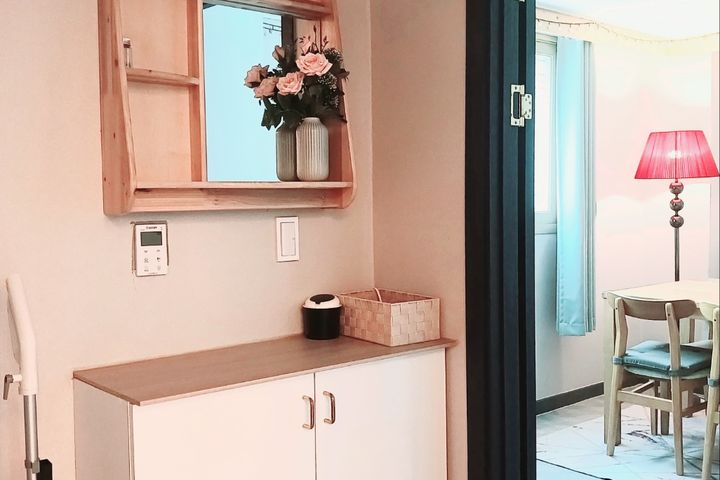Unique two-room apartment near Mangpo Station 6th image