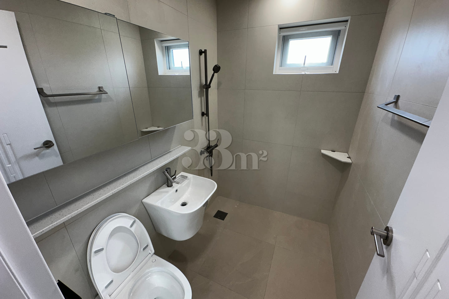 ✅️ 2 Bedrooms, Jacuzzi Private Unit 19th image