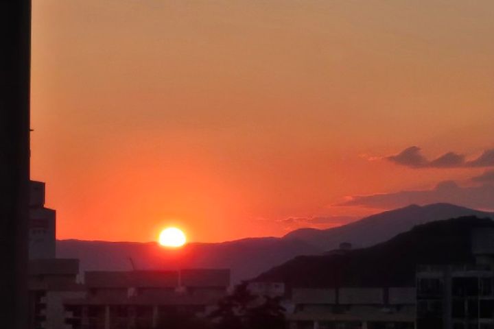 Mandeok House with a Beautiful Sunset 10th image