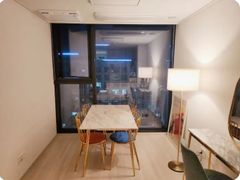 A rare, hotel-quality two-bedroom :) 2th image