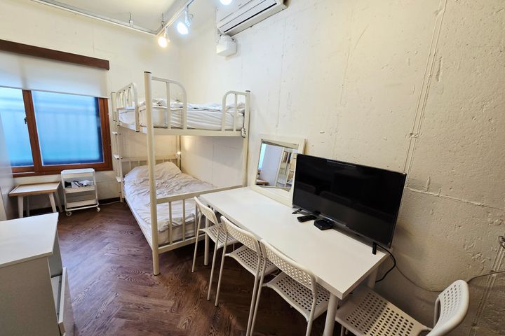 Hongdae Cozy and Affordable for 4 People M42 1th image
