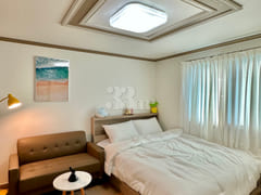 Comfortable 1.5 Room #302 0th image