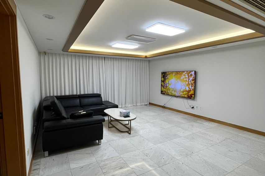 Goldenville 301 0th image