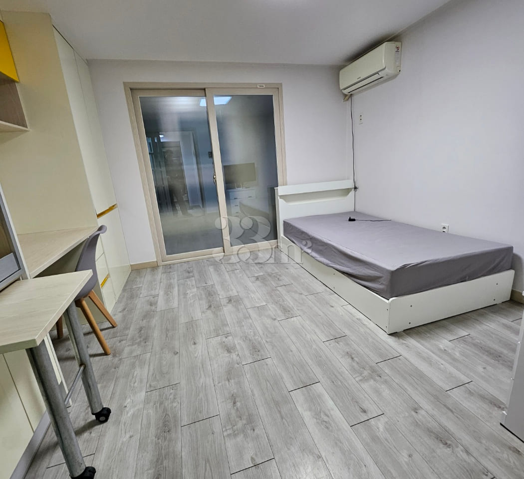 1-minute walk from Junggu Office Station, stu 6th image