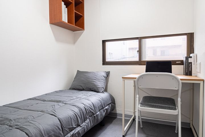 Mini Room 33, For Men Only 0th image