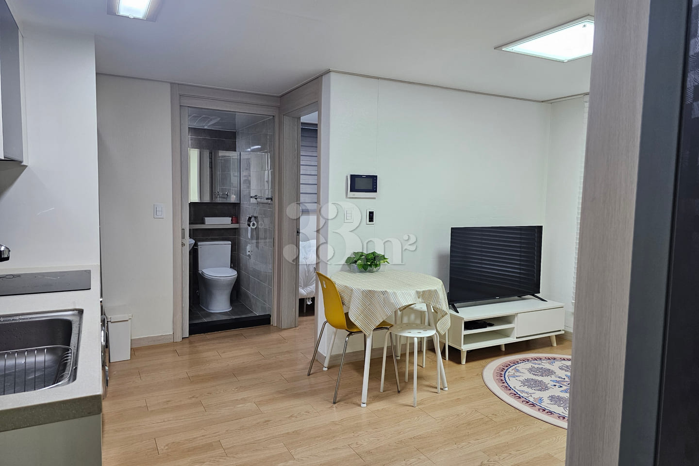 Pleasant, fully-furnished, new two-room apart 10th image
