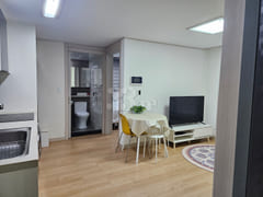 Pleasant, fully-furnished, new two-room apart 10th image