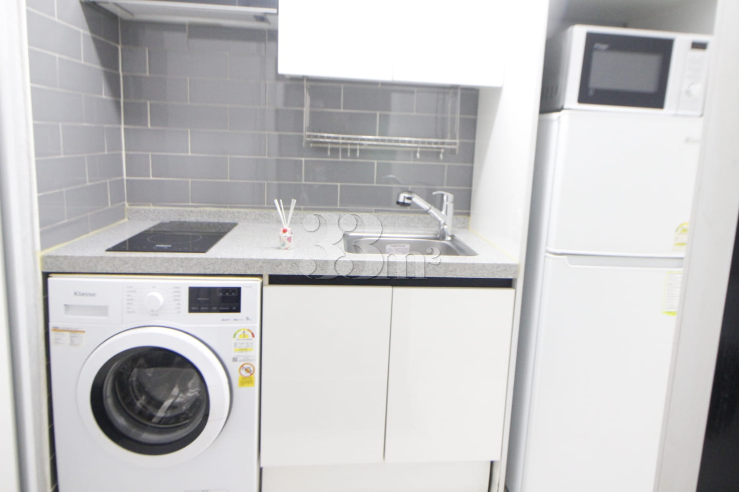 Spacious studio apartment – best value for mo 4th image