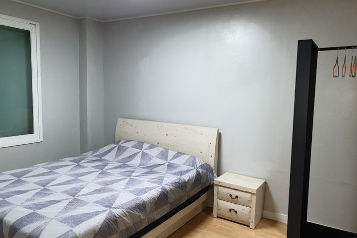 It's clean because it's been remodeled. 2th image