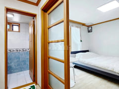 Fully furnished studio apartment near the cou 7th image