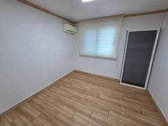 Spacious and affordable room B 4th image