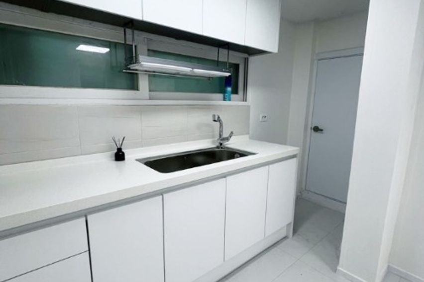 Two-room apartment near the subway station, i 0th image