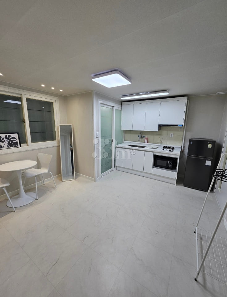 Large room + living room + parking H26 2th image