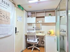 Small and Cozy Room 520 6th image