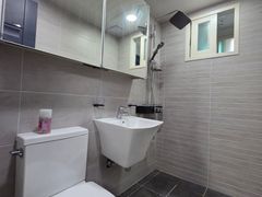 Neat two-room apartment in Doksan-dong 4th image