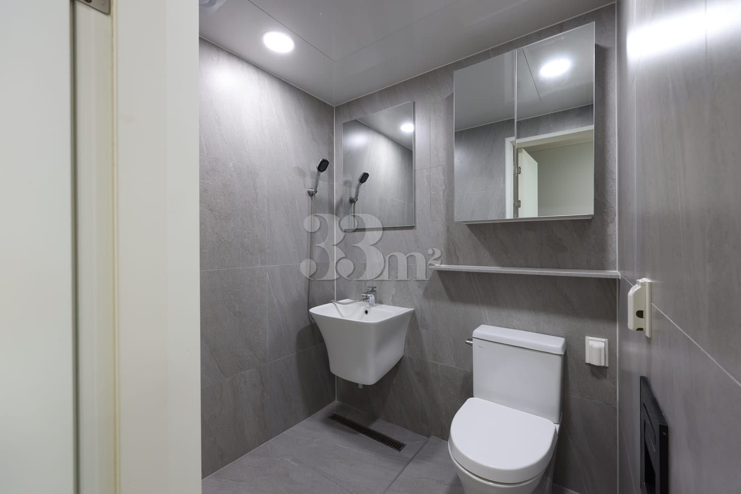 Fully furnished 1.5-room apartment in Sinchon 4th image