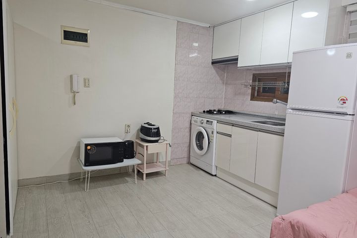 Yeoksam, affordable, long-term stay 6th image
