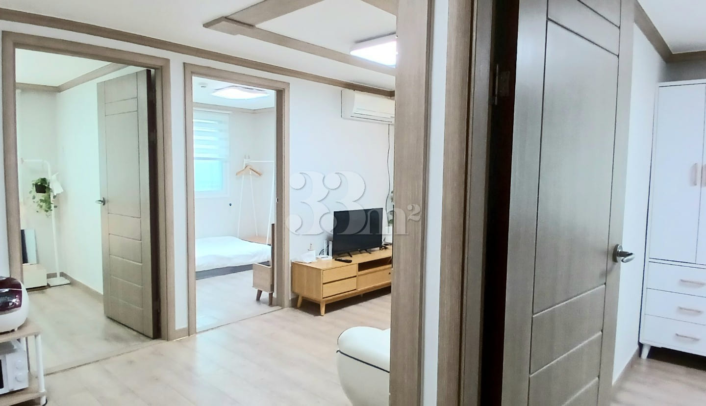 Susong-dong three-room apartment with good va 10th image