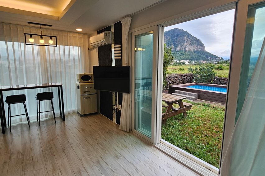 산방산  돌담_해무리 1번째 이미지