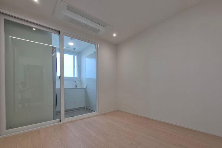 Newly built apartment within walking distance 8th image