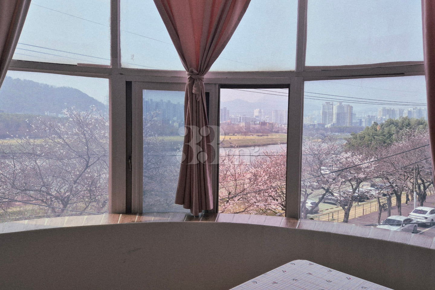 House with a view of Taehwagang National Gard 1th image