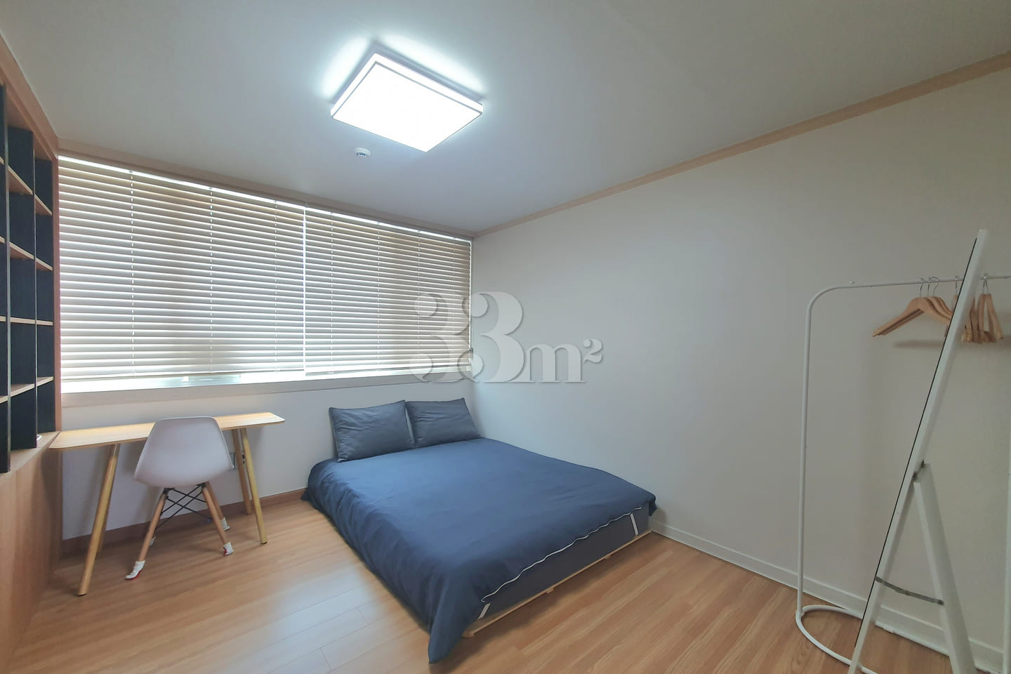 Spacious, sunlit two-room apartment 4th image