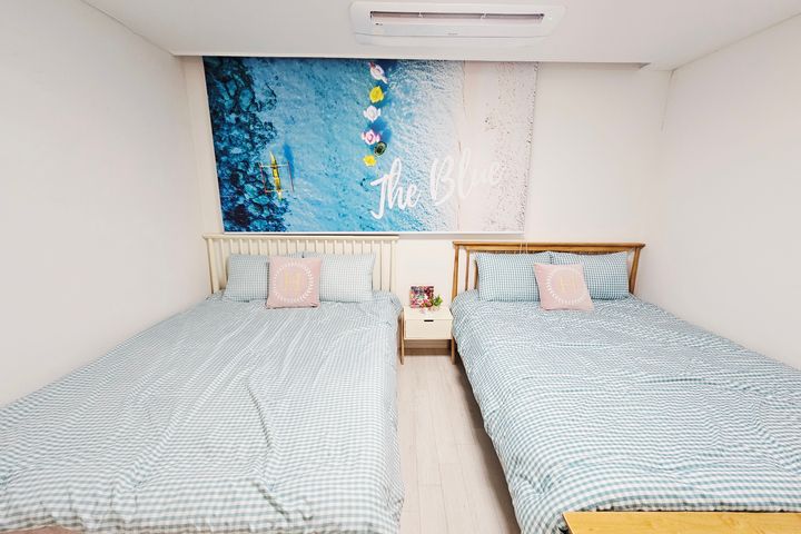 Luxurious, spotless 33-pyeong home 4th image