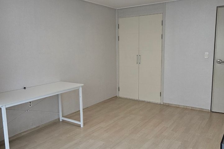 Two-bedroom apartment 5th image