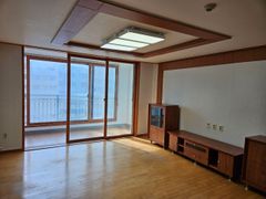 40-pyeong apartment with 4 large rooms 0th image