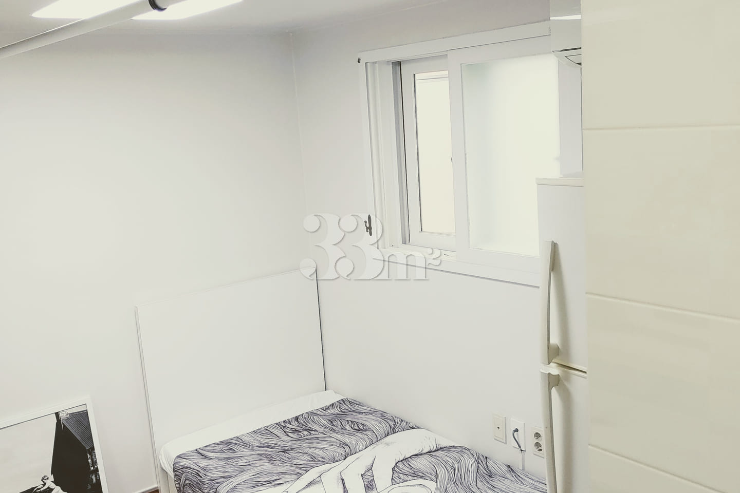 Room 303 4th image