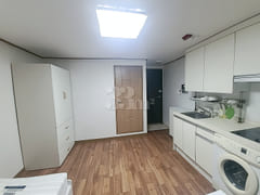 Clean studio apartment near the station 23 6th image