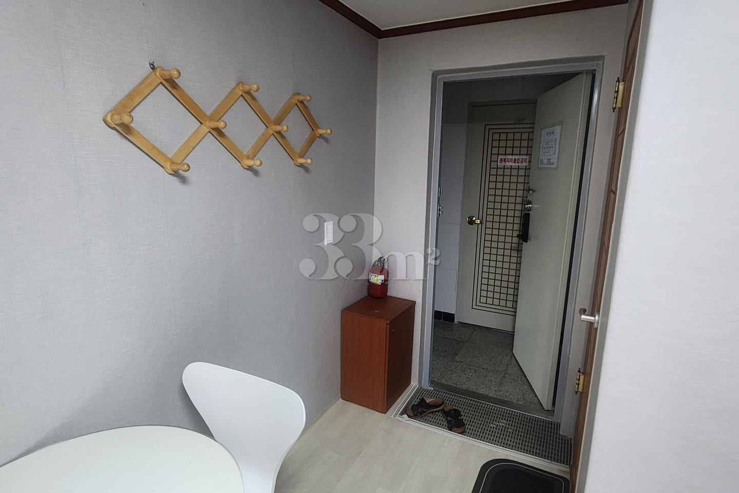 Room 503 2th image