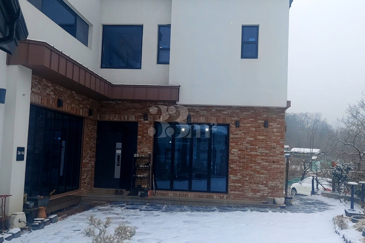 Sunny house with a good walking path. 14th image