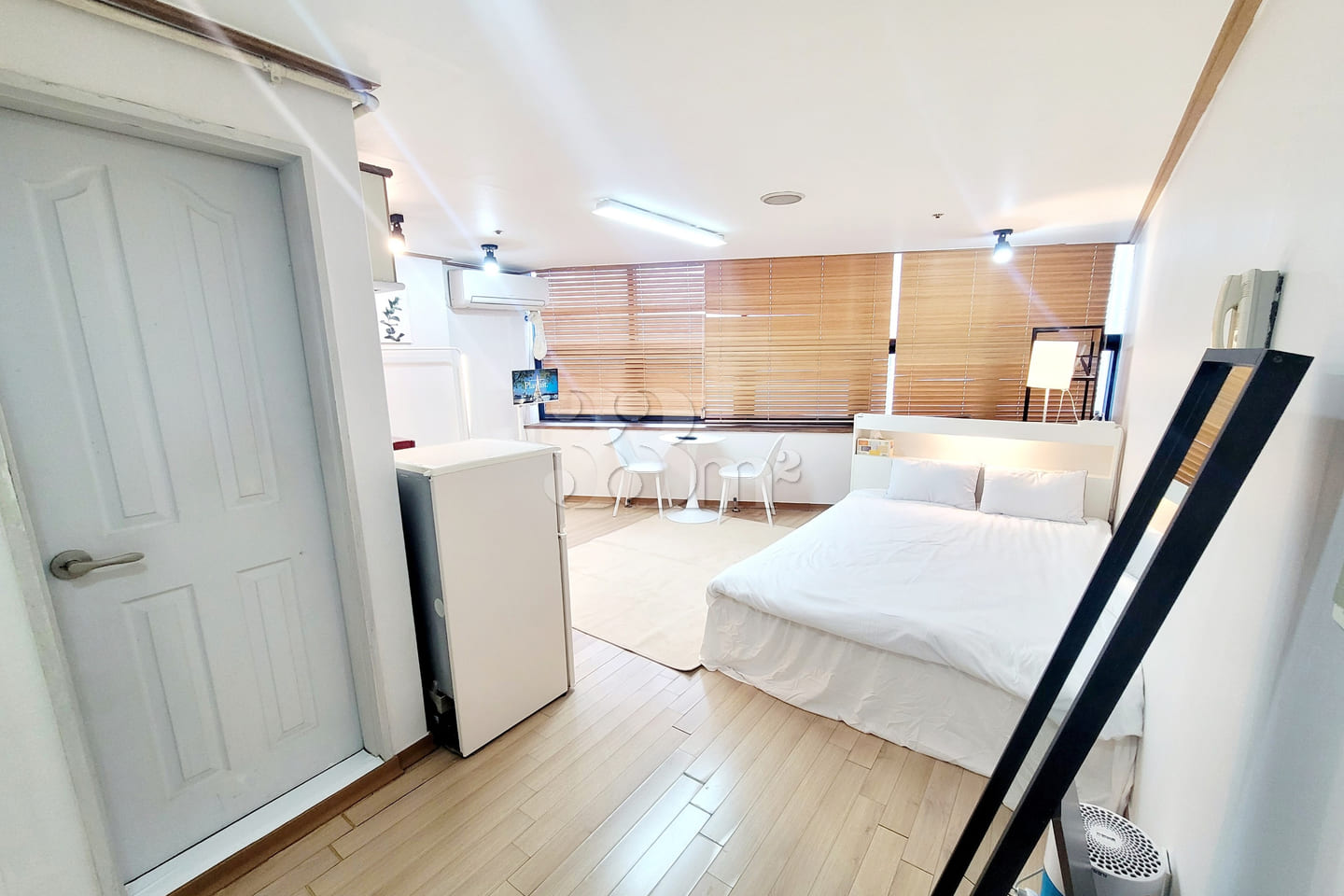 🤵 Sinchon: High-rise view, right next to the 10th image