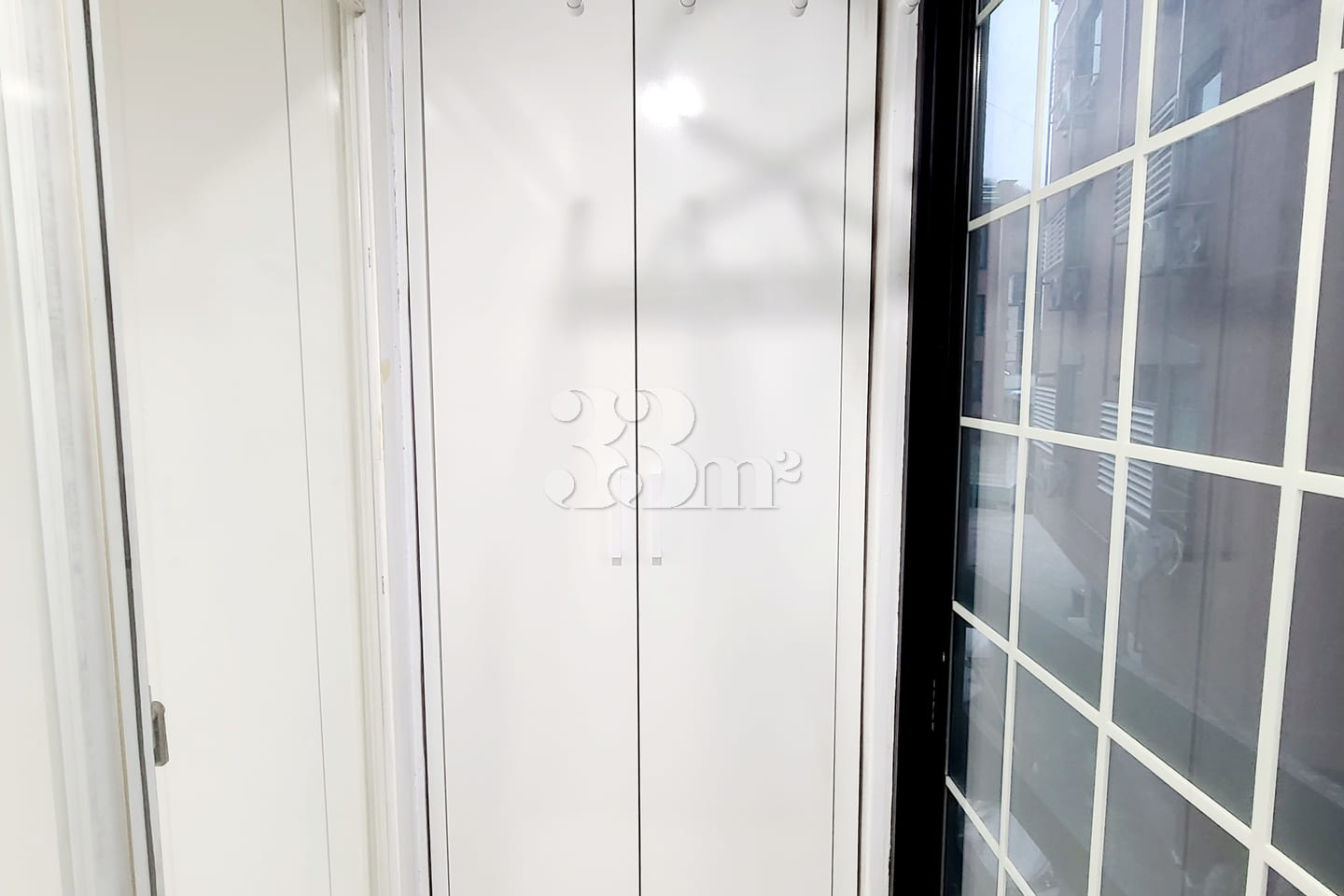 Clean, fully-furnished studio apartment 8th image