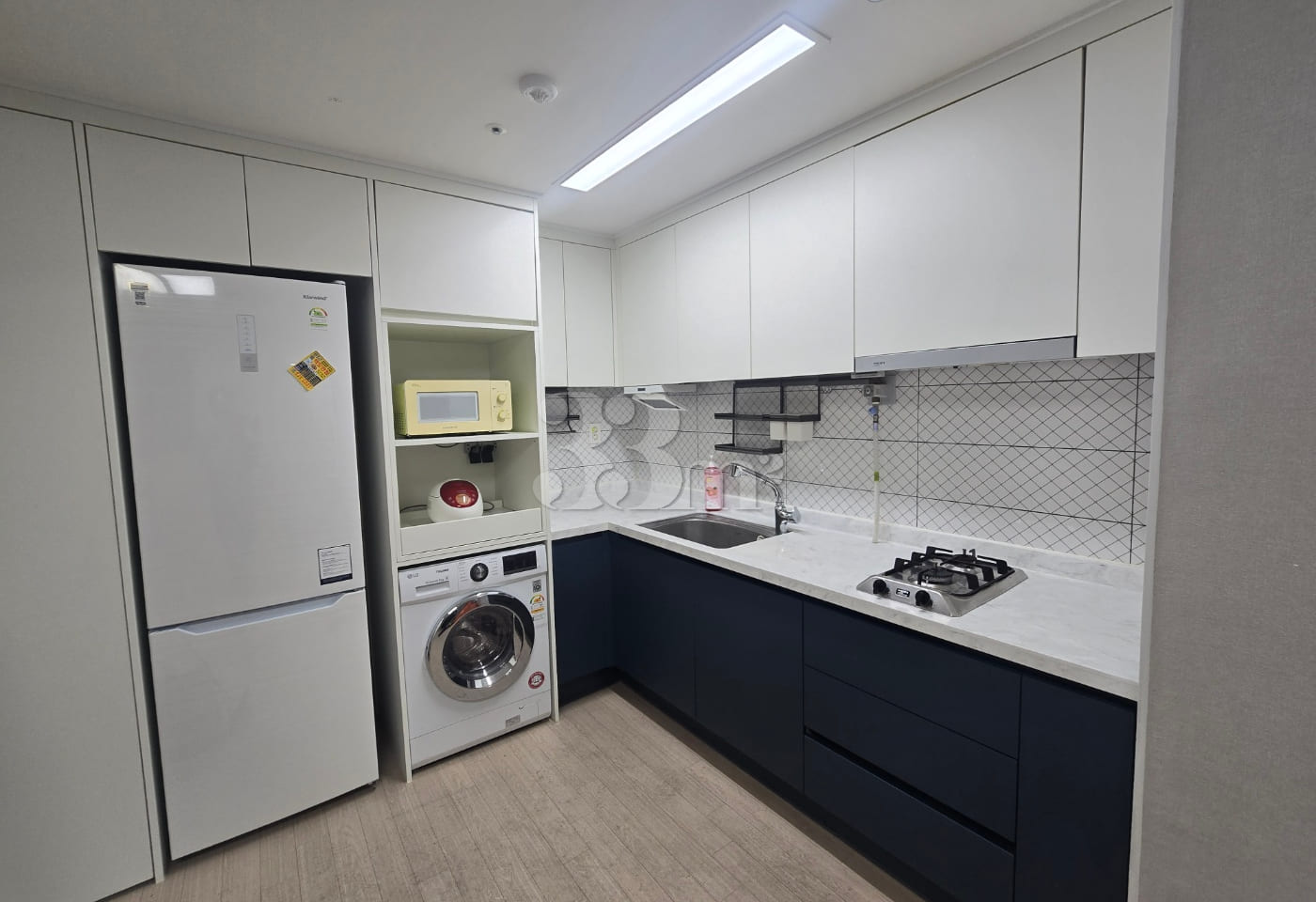Two-room unit near the airport entrance, by t 8th image