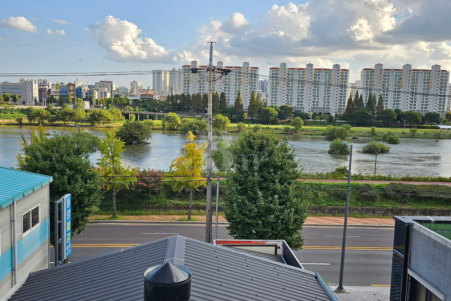 Riverside-facing 'Jeong House' 1.5-room unit 9th image