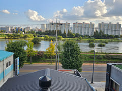 Riverside-facing 'Jeong House' 1.5-room unit 9th image