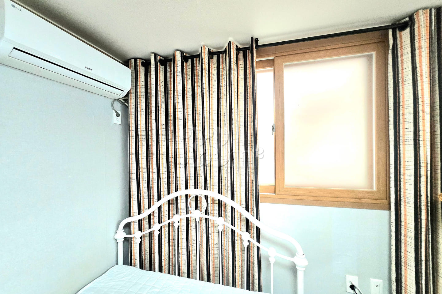 Neat Studio in Mangwon (Unit 201) 17th image