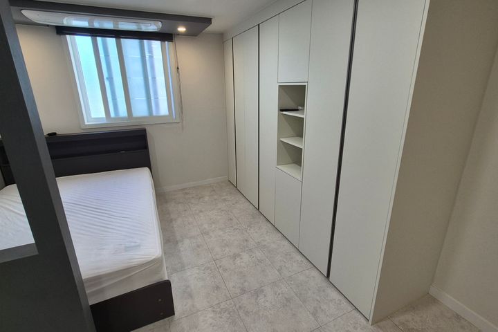 Studio apartment 9th image