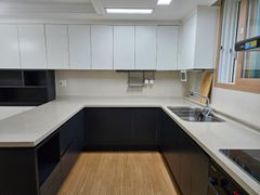 Newly built apartment, 4 large rooms 1th image