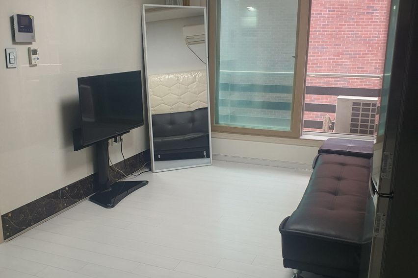 경전철역근접 대로옆.