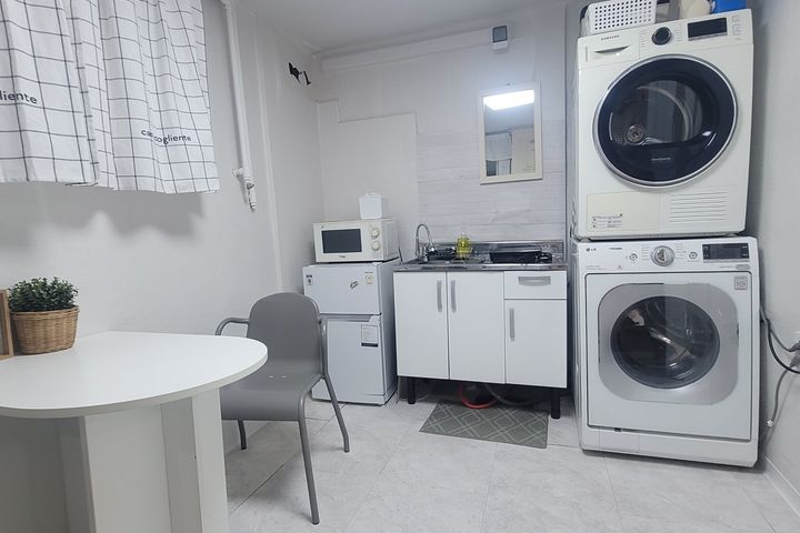 Two-room unit, Unit 101 4th image