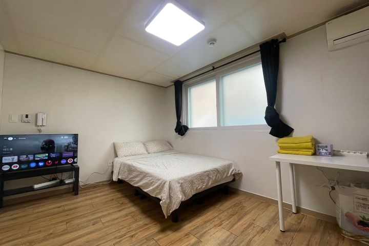 2 minutes from Nonhyeon Station (studio apart 6th image