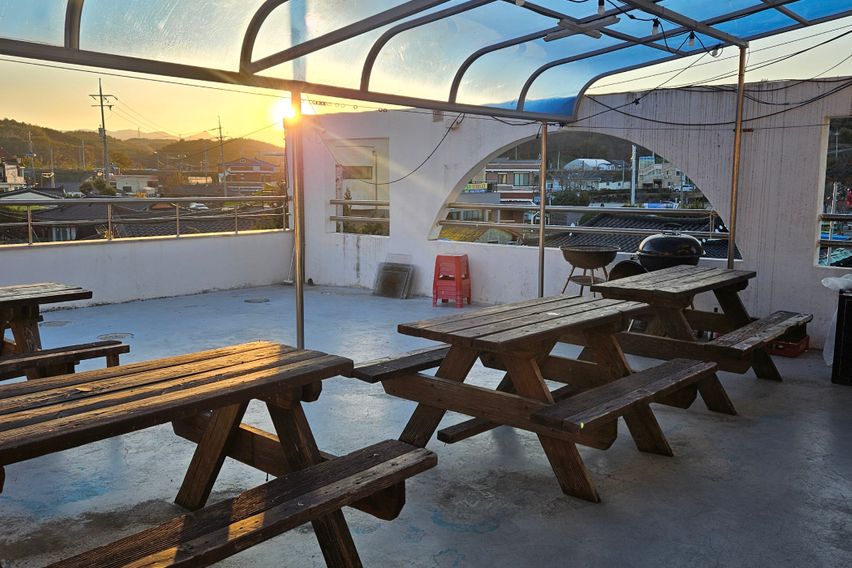 삼척 증산해변 품은 방