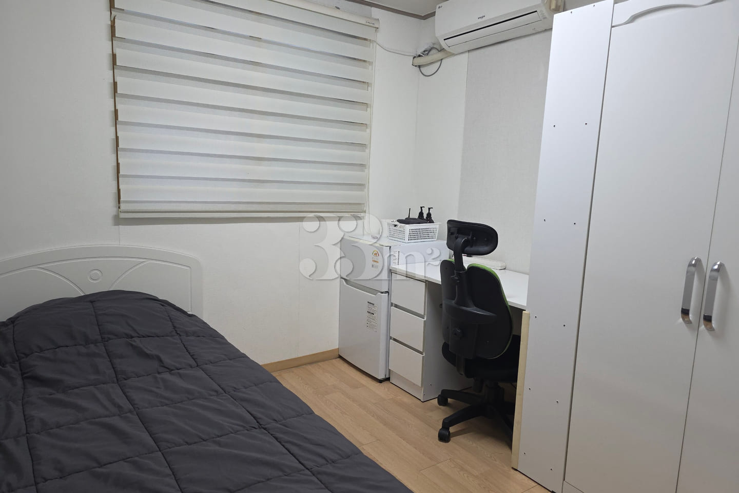 Room 307 3th image