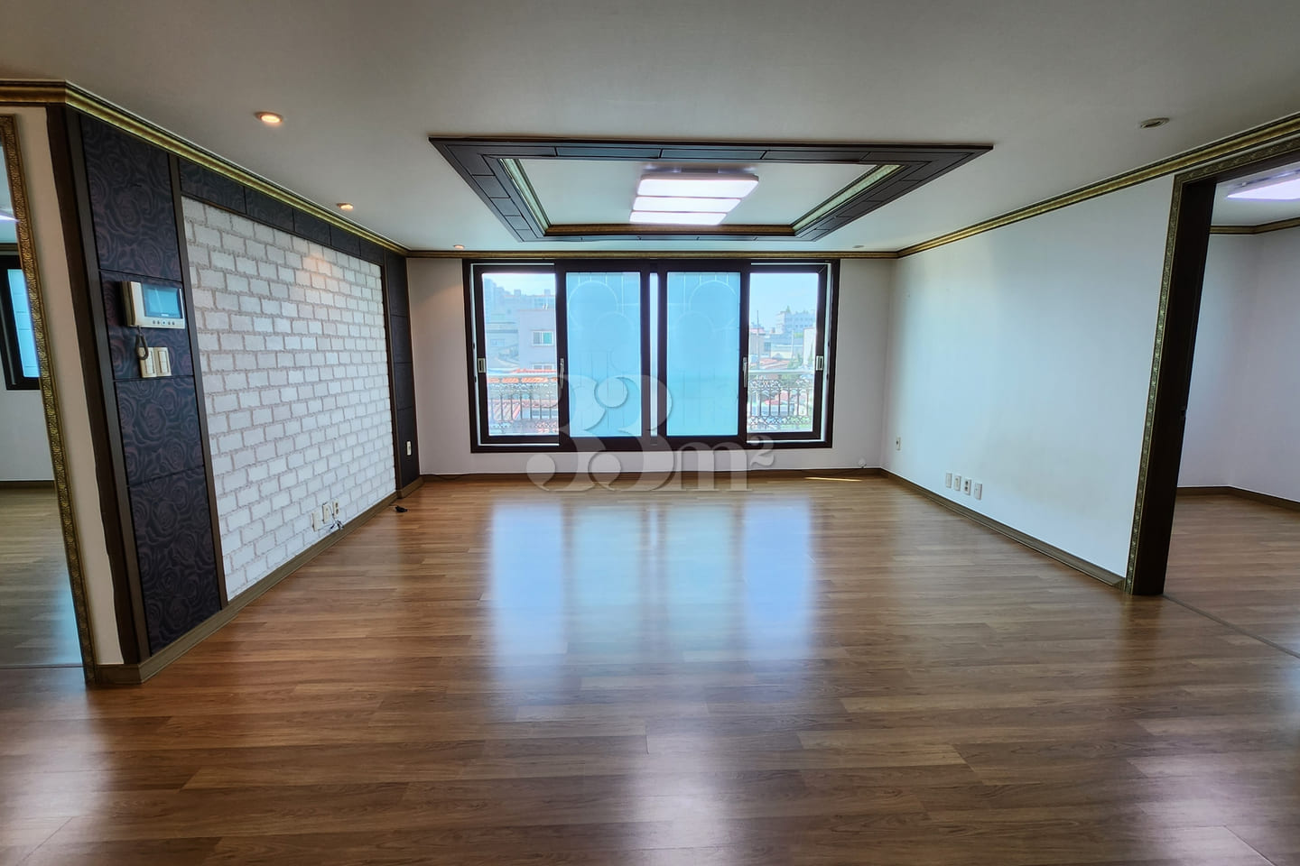 Spacious 3-bedroom, 2-bathroom unit near Yong 0th image