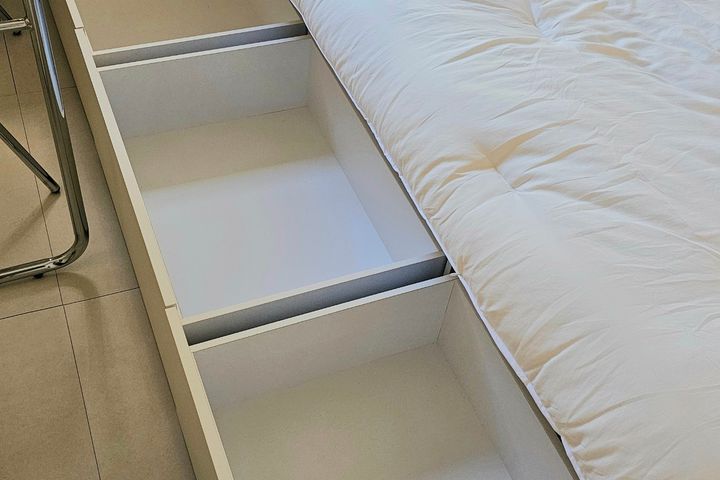 Middle Room B 4th image