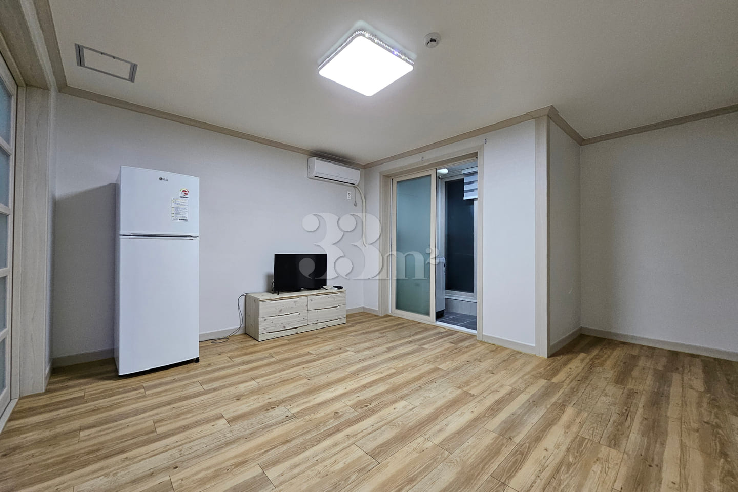 Studio apartment near the lake park 5th image
