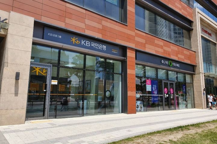 Fully furnished studio apartment in Gwanggyo, 13th image